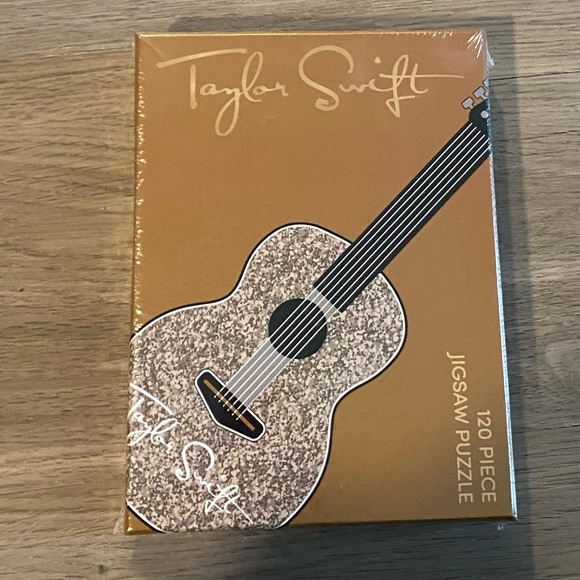 NIP Taylor Swift Glitter Guitar Puzzle - Picture 2 of 5